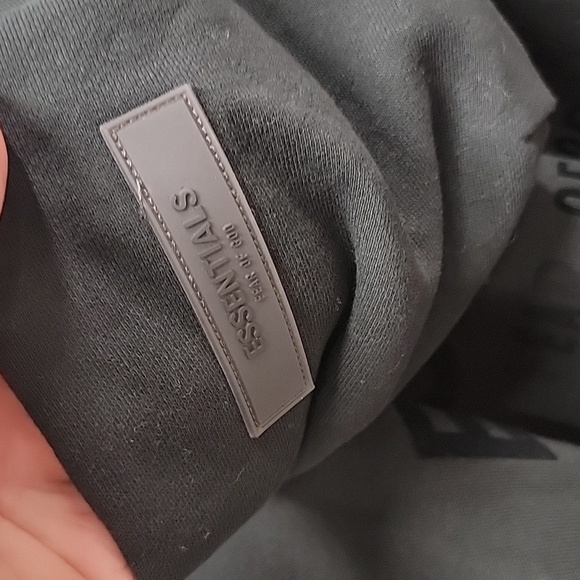 FEAR OF GOD ESSENTIALS BLACK HOODIE NWT - Picture 6 of 16